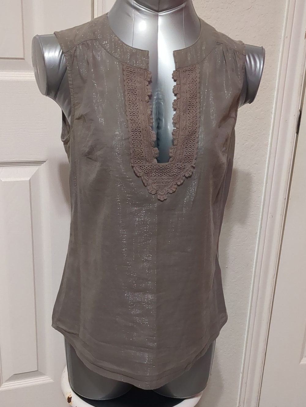 Merona Taupe Lace-Trim Sleeveless V-Neck Camisole Size S